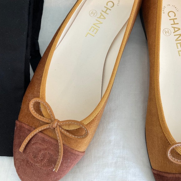 Chanel Cambon Ballet Flats - Picture 5 of 5